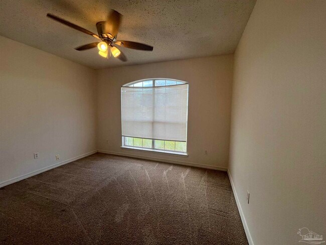Foto del edificio - 4104 Spinnaker Pl