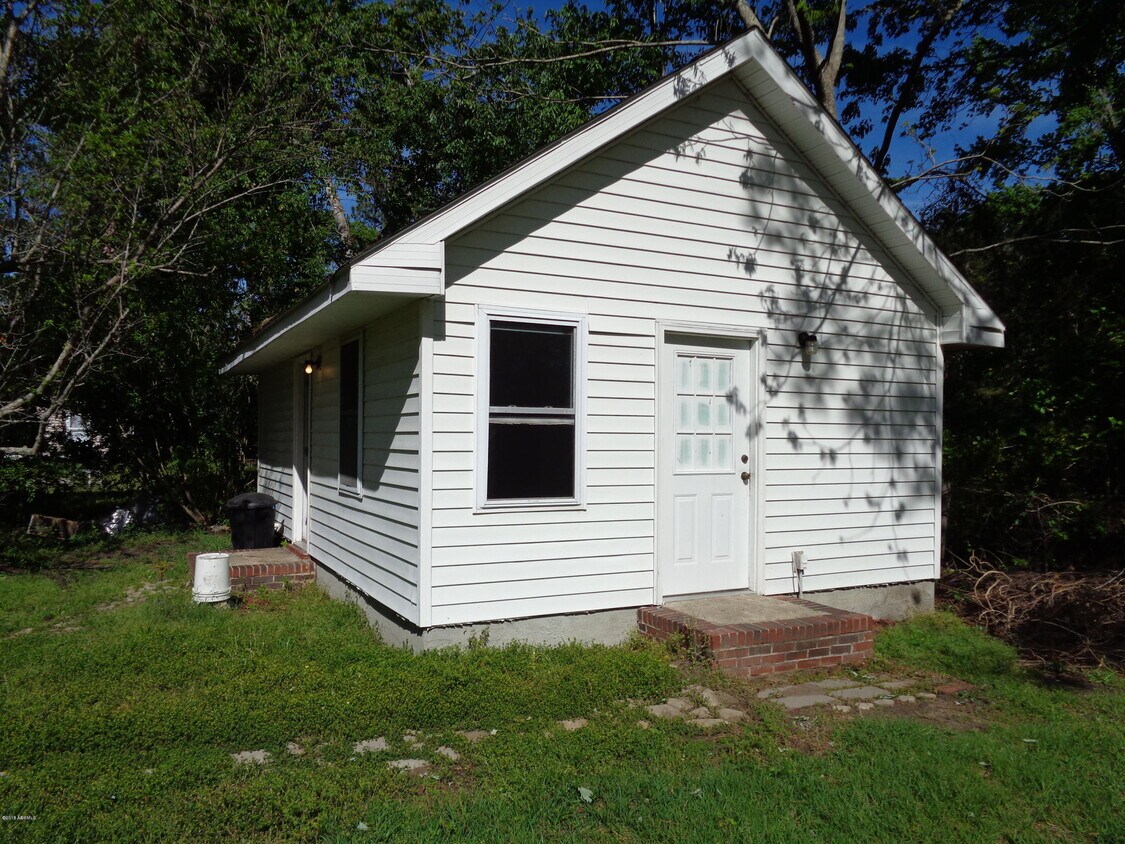 Primary Photo - 49 Riley Rd