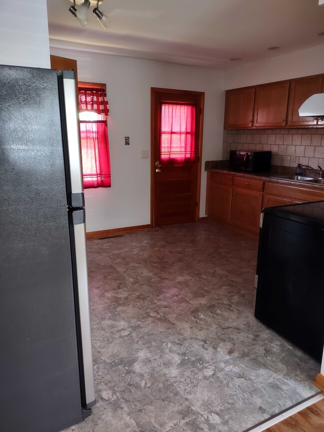 Building Photo - 2217 Northtowne Dr