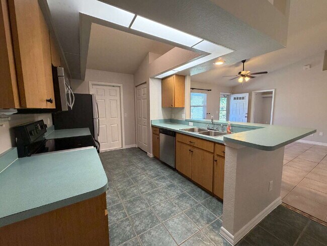 Foto del edificio - Spacious 4 bedroom in North Port