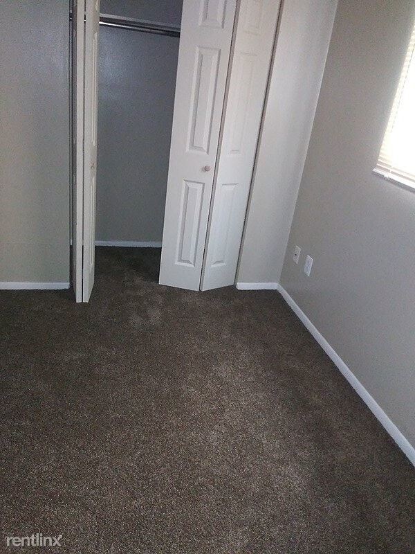 Foto del edificio - 4 br, 1.5 bath House - 566 Highland Avenue