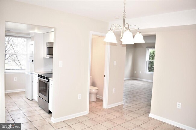 Building Photo - 9091 Wharton Ct