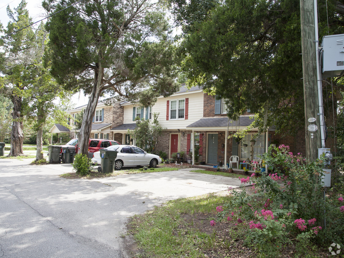 Primary Photo - 211-215 Gulledge St