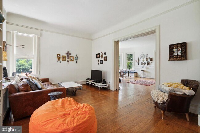 Foto del edificio - 558 W Montgomery Ave
