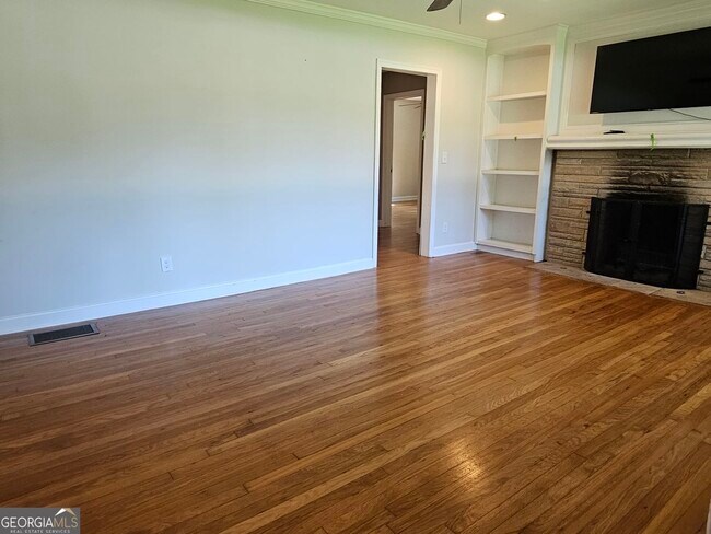 Foto del edificio - 3293 Covington Hwy