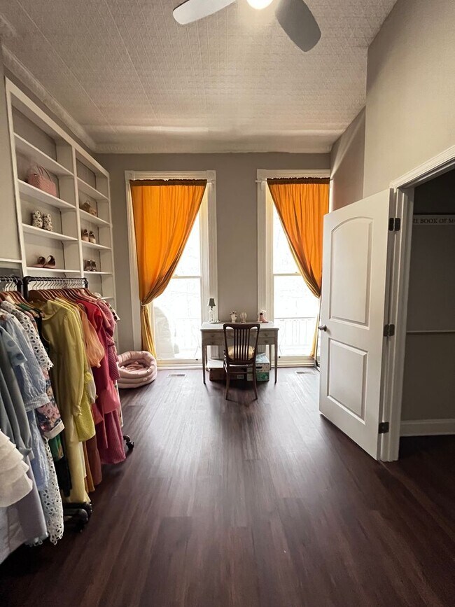 Foto del edificio - 5 N Harvie St