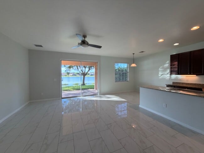 Building Photo - 1484 Birdie Dr