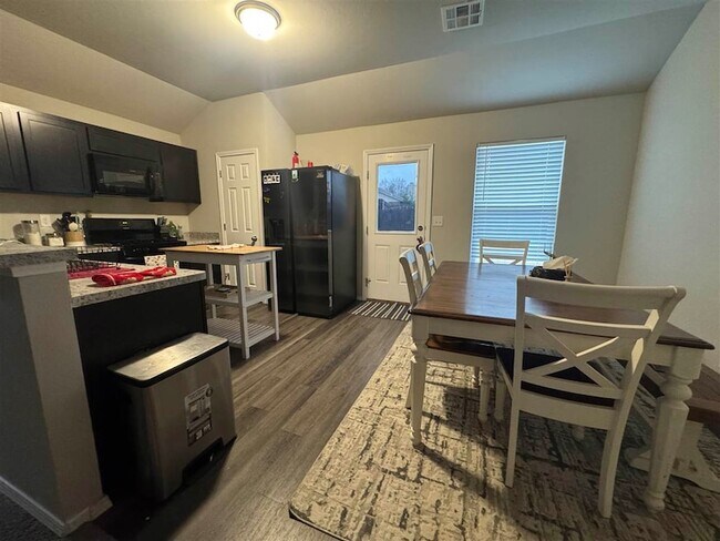 Foto del edificio - 1718 N Carnley St