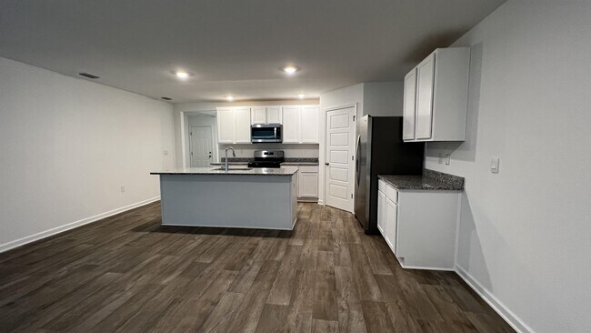 Building Photo - 13580 Cannes Ct