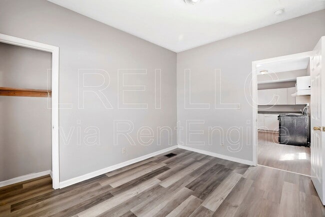 Foto del edificio - 1402 Berry Blvd