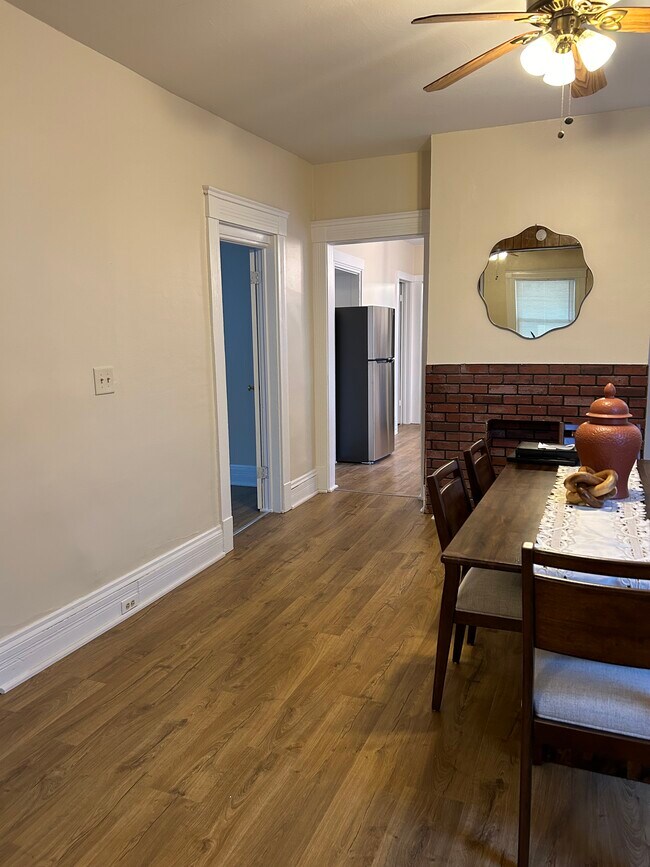 Foto del edificio - 3322 Daisy Ave