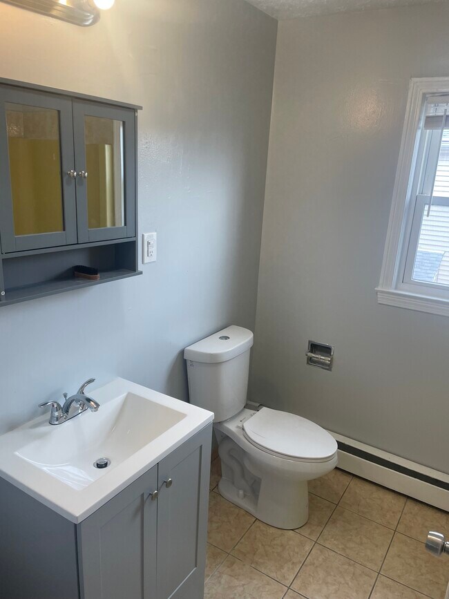 Bathroom - 284 Park St