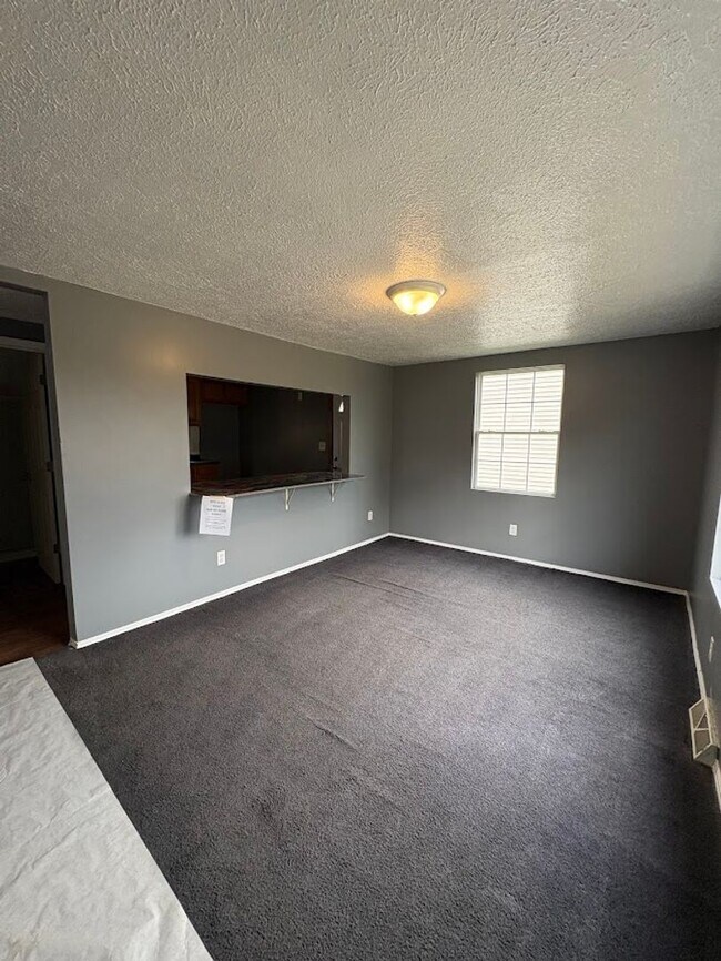 Foto del edificio - Two bedroom one bathroom home for rent