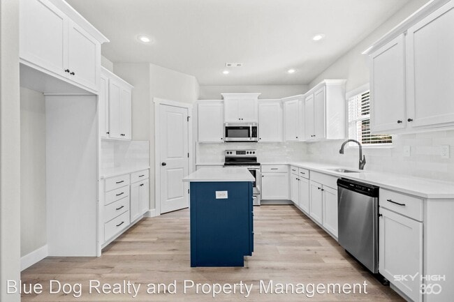 Building Photo - 3 br, 2 bath House - 298 N. Centennial Ave
