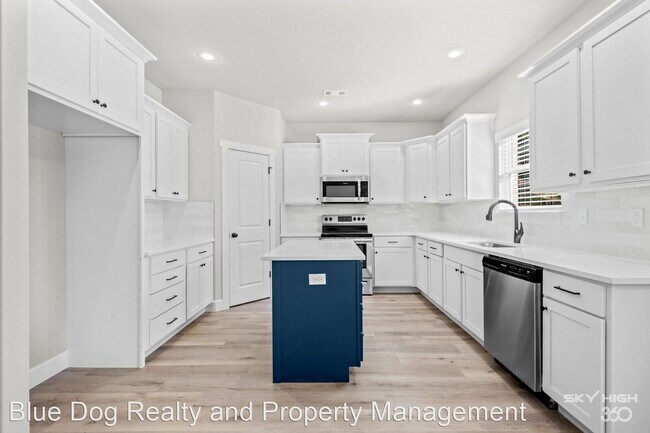 Foto del edificio - 3 br, 2 bath House - 298 N. Centennial Ave
