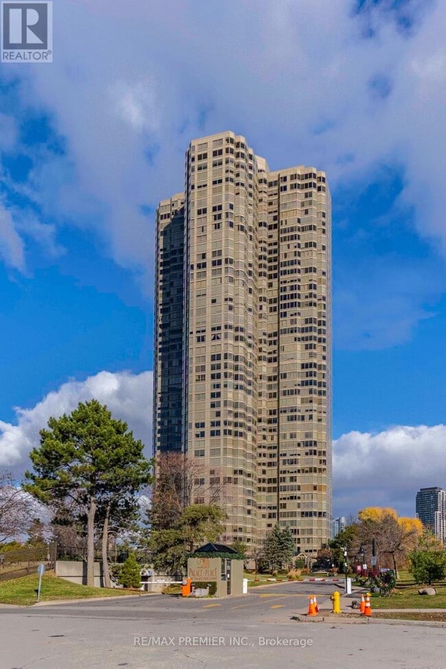 Building Photo - 1 Palace Pier Ct