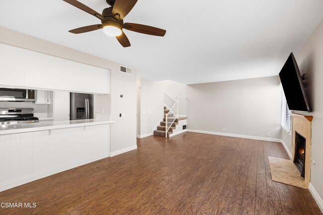 Building Photo - 5291 Colodny Dr