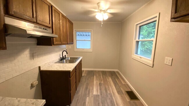 Foto del edificio - Newly Renovated 3 Bedroom, 1 Bath Home in ...