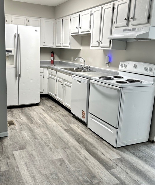 Foto del edificio - 2308 E Vermont Ave