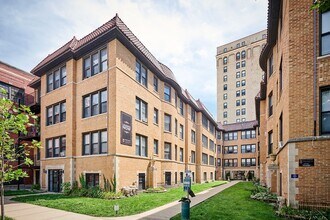 Building Photo - 5453 S Everett Ave
