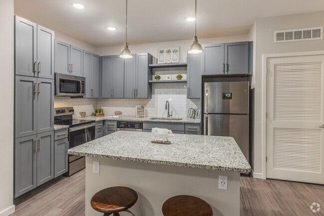 1HAB, 1BA, - 810SF - Sonceto