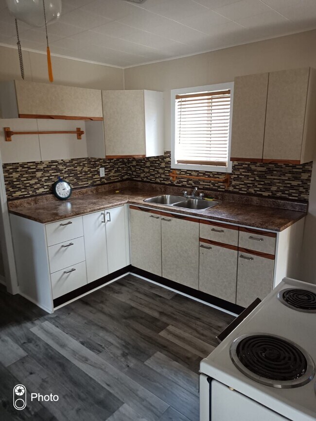 Building Photo - 2 Bed / 1 Bath Home for Rent – $1,899/mont...