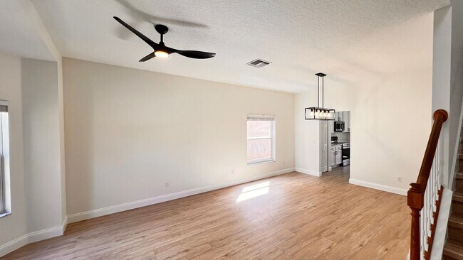 Building Photo - AWESOME 4BD/3BA in Orlando!!!