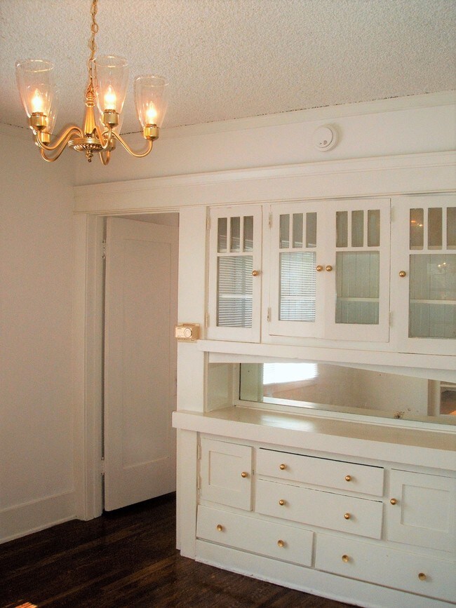 Foto del edificio - 310-316 E 8th St