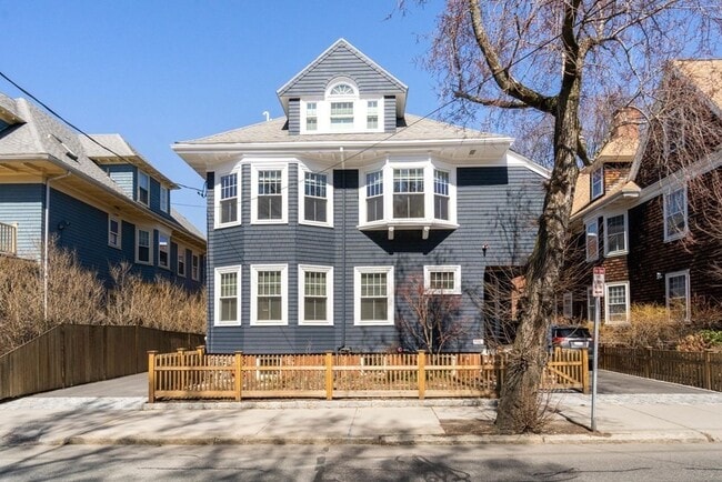 Building Photo - 35 Upland Rd