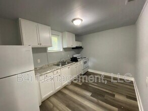 Building Photo - 513 N 13th St