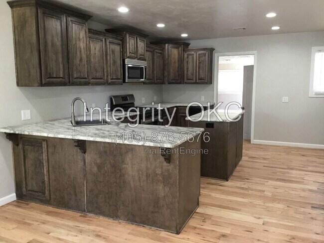 Building Photo - 547 E Grumman Dr