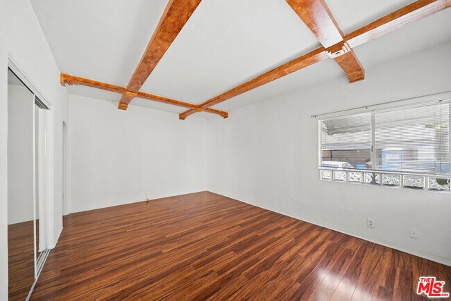 Foto del edificio - 153 Crescent Dr