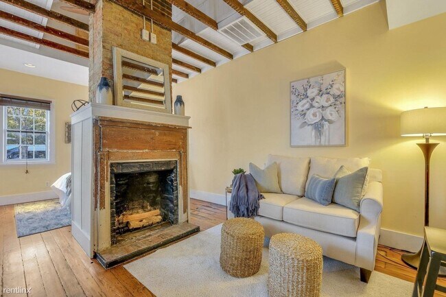 Foto del edificio - 1 br, 1 bath Condo - 157 Line St