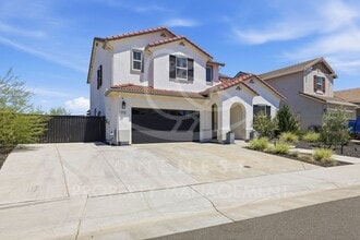 Building Photo - 2532 Eastridge Dr