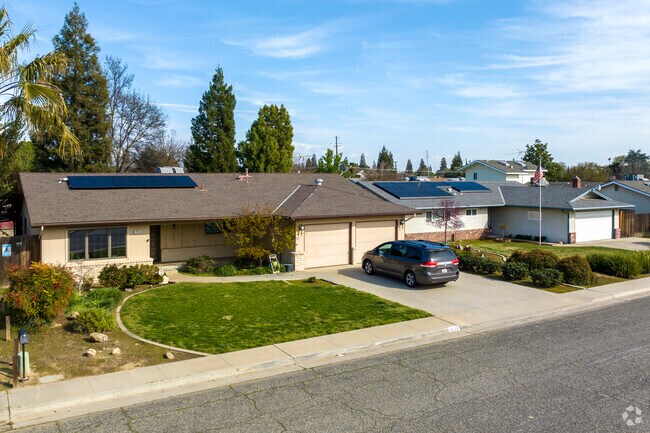 Ranch style homes are commonly seen in Reedley.