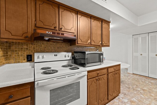 Building Photo - Townhouse for Rent in Virginia Beach!