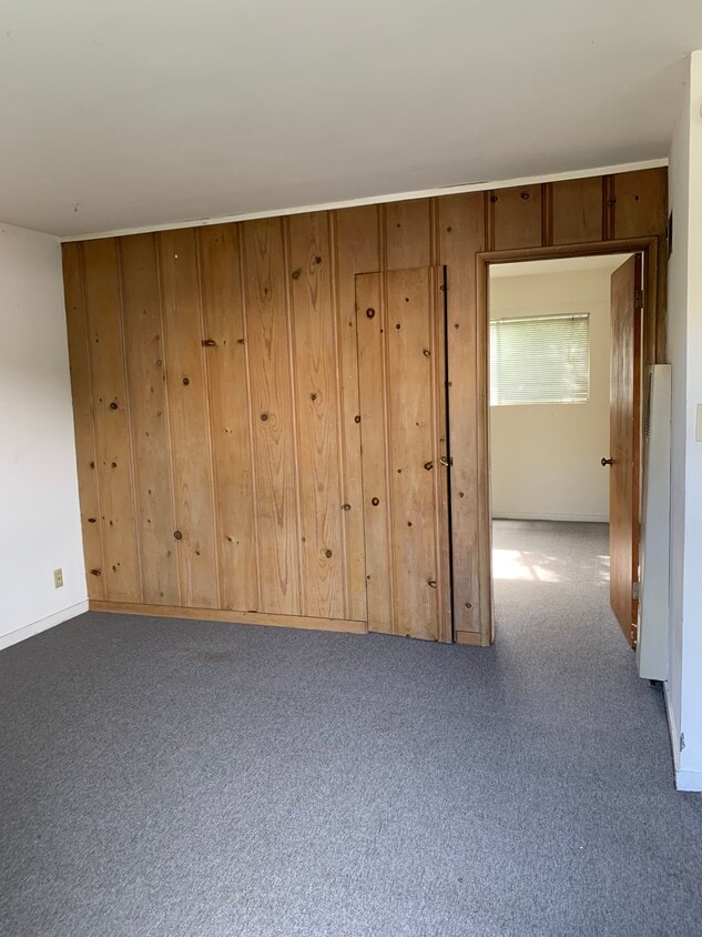 Building Photo - 6500 Donal Ave