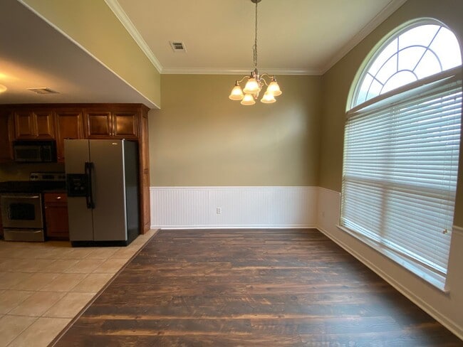 Foto del edificio - 5618 Emily Ln