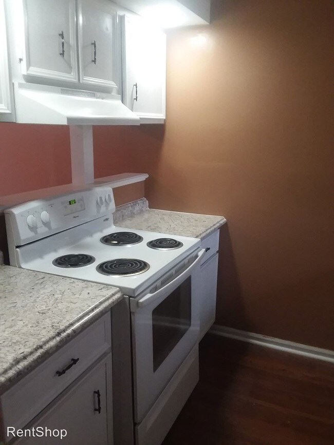 Building Photo - 3 br, 1.5 bath House - 3920 Rock Quarry Road
