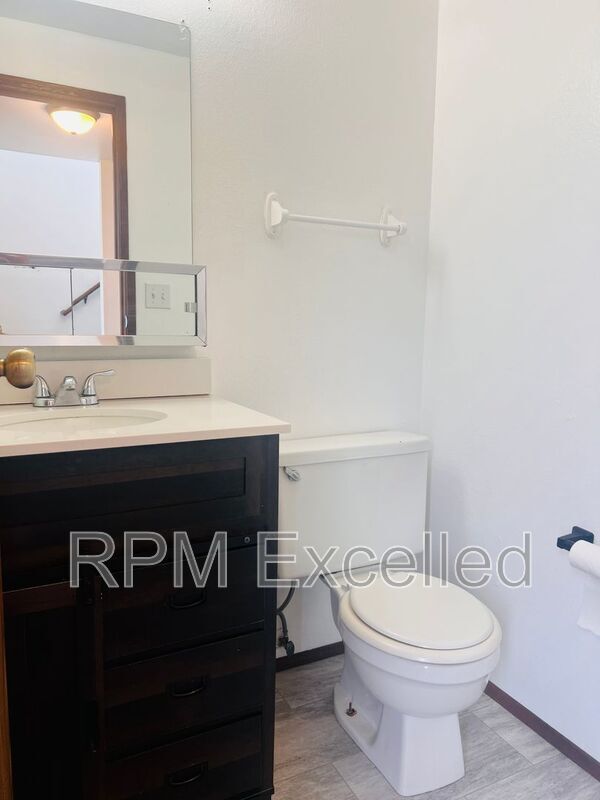 Foto del edificio - 1706 C St SE