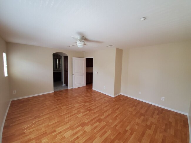 Foto del edificio - Gorgeous 3 Bed | 2.5 Bath Townhome in Windingwalk!