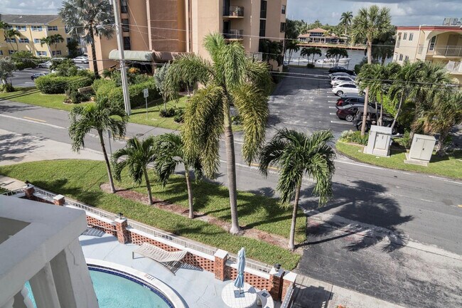 Foto del edificio - 424 N Riverside Dr
