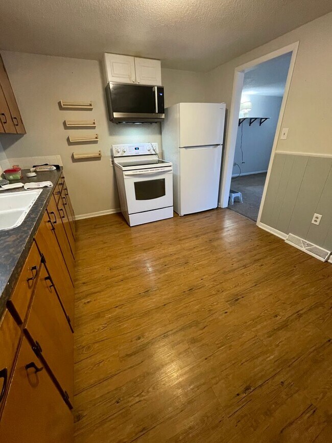 Foto del edificio - 3 bed/ 1 bath Single Family House