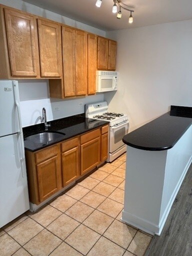 Foto del edificio - 2321 N Oak Park Ave