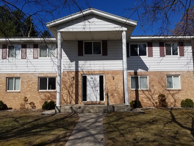 Front Entrance - 1309 W Reardon St
