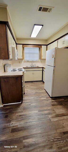 Building Photo - 436 Helen St