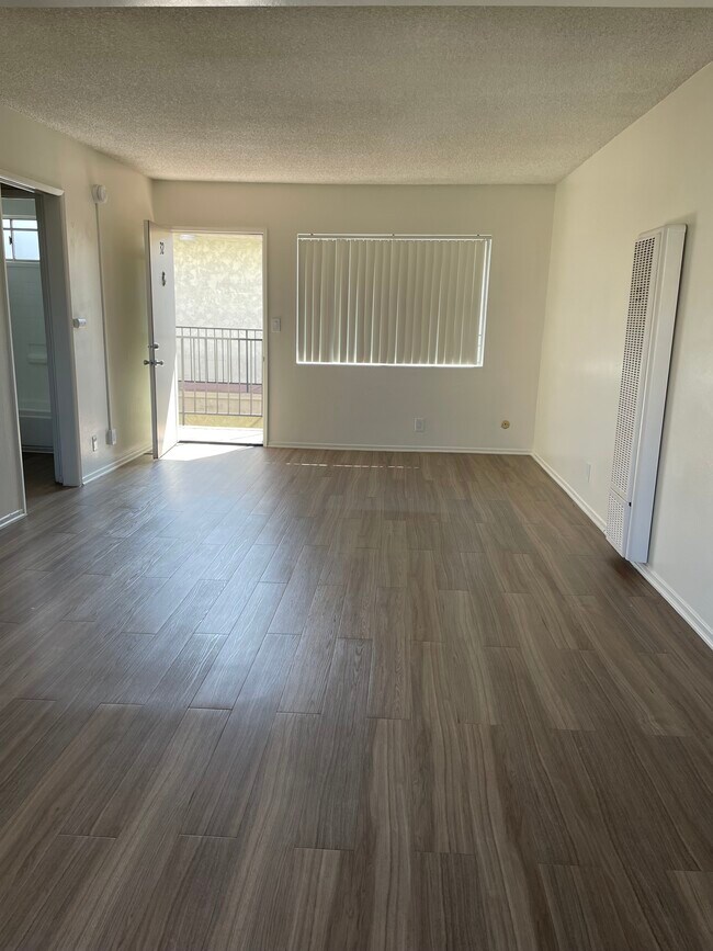 Foto del edificio - 3155 Rosecrans Ave