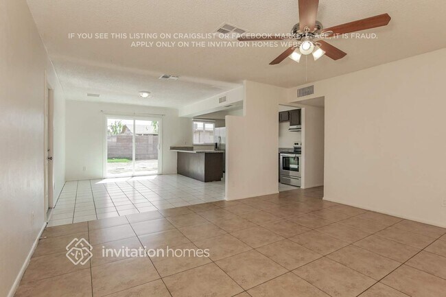Foto del edificio - 3007 N 79th Dr