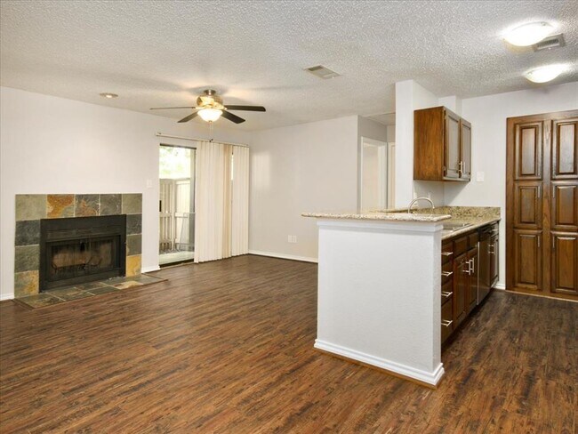 Building Photo - 1310 Harwell Dr