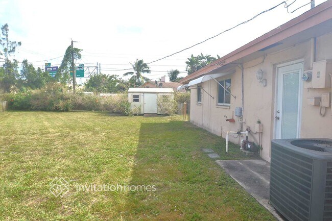 Foto del edificio - 5220 SW 8th Ct